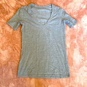 Lululemon Gray V Neck T Shirt